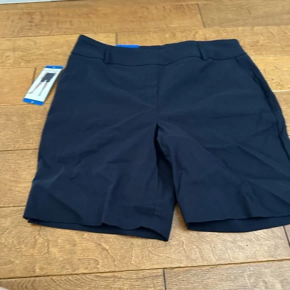 Hilary Radley Mid rise Ladie short - Picture 2 of 6